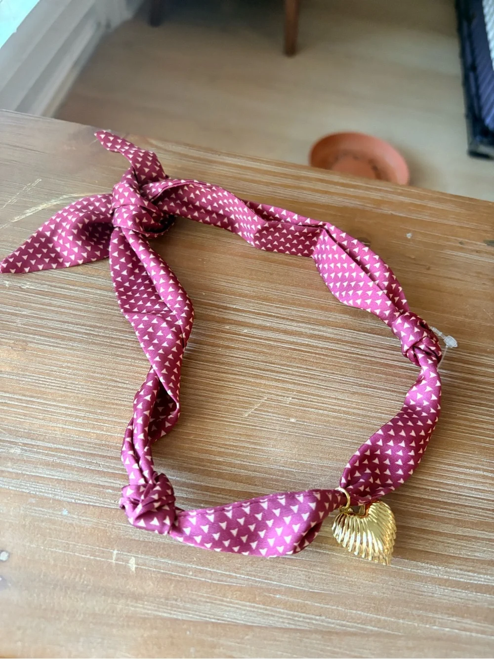 N/A small scarf triangle